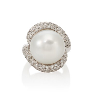 View full screen - View 1 of Lot 84. CULTURED PEARL AND DIAMOND RING (ANELLO CON PERLA COLTIVATA E DIAMANTI) .
