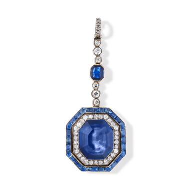 View full screen - View 1 of Lot 12. Pendentif saphir et diamant | Sapphire and diamond pendant.