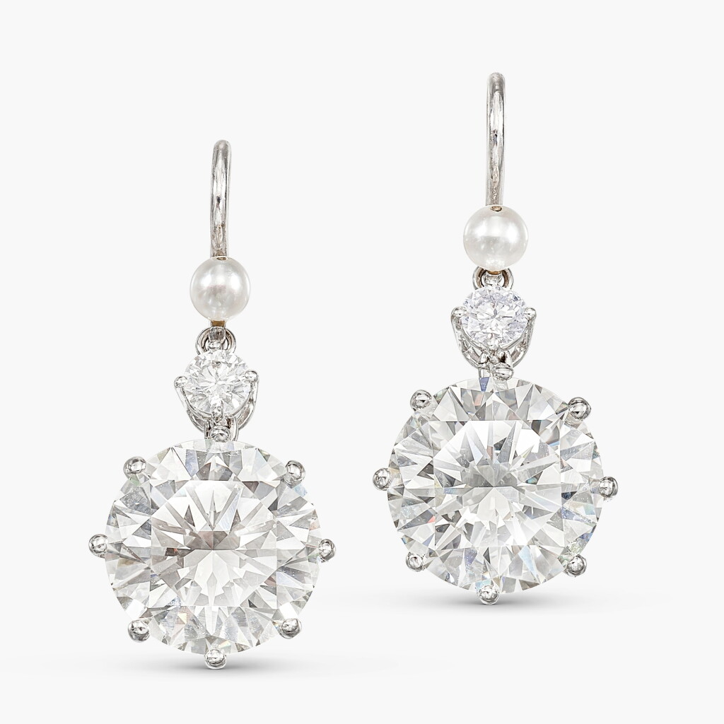 View full screen - View 1 of Lot 1652. Pair of Diamond and Seed Pearl Pendent Earrings | 6.86 及 6.85克拉 圓形 J色 鑽石 配 珍珠 耳墜 一對.