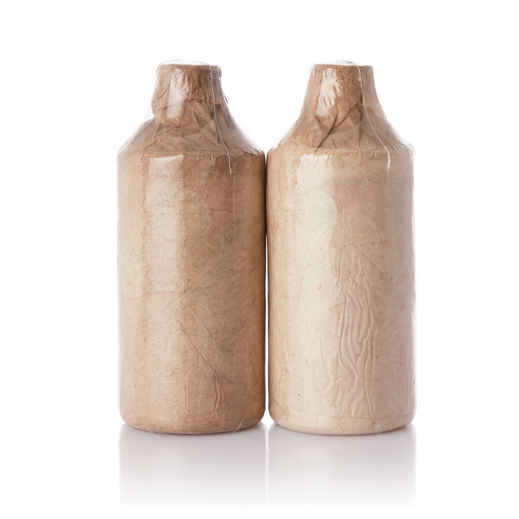 View full screen - View 1 of Lot 7279. 1983-1986年產貴州茅台酒 (地方国营) Kweichow Moutai circa 1983 - 1986 NV (2 BT25).