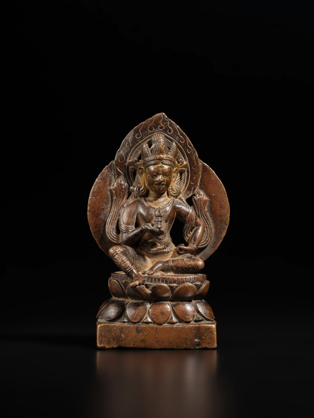 View full screen - View 1 of Lot 116. A copper alloy figure of Vajrasattva, Kashmir, 10th / 11th century | 克什米爾 十 / 十一世紀 銅合金金剛薩埵坐像.