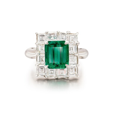 View full screen - View 1 of Lot 1817. EMERALD AND DIAMOND RING | 2.34克拉 「哥倫比亞」祖母綠 配 鑽石 戒指.