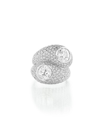 View full screen - View 1 of Lot 210. Bague diamants | Diamond ring.