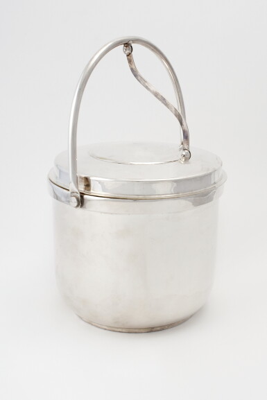 View full screen - View 1 of Lot 64. AN AMERICAN SILVER-PLATED ICE PAIL | GORHAM MFG. CO., PROVIDENCE, RI, RETAILED BY CARTIER, NEW YORK | CIRCA 1950'S.