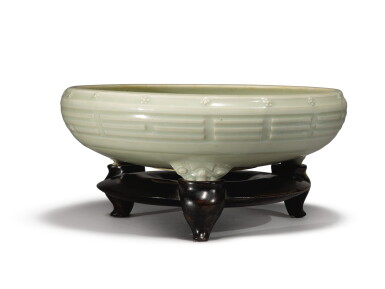 View full screen - View 1 of Lot 541. A 'Longquan' celadon-glazed 'eight trigrams' tripod censer, Late Ming dynasty.