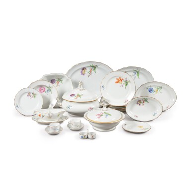 View full screen - View 1 of Lot 285. A Meissen porcelain table service, 20th century Service de table en porcelaine de Meissen, XXe siècle.