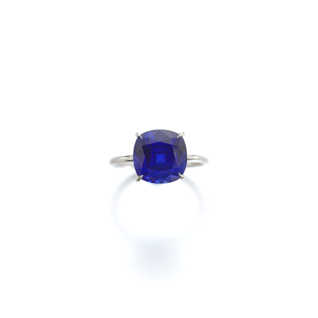View full screen - View 1 of Lot 513. Very Fine sapphire ring, 7.67克拉 天然 「緬甸皇家藍」未經加熱藍寶石 戒指.
