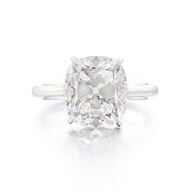 View full screen - View 1 of Lot 1847. Diamond Ring | 5.00克拉 枕形 D色 鑽石 戒指.