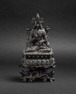 Belle et grande figure de Bodhisattva en bronze Dynastie Ming, XVE siècle | 明十五世紀 銅菩蕯坐像 | A finely cast large bronze figure of Bodhisattva, Ming Dynasty, 15th century