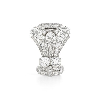 View full screen - View 1 of Lot 28. BROCHE DIAMANTS | DIAMOND BROOCH.
