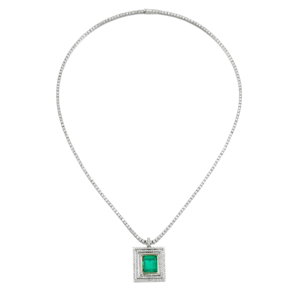 View full screen - View 1 of Lot 262. Attractive emerald and diamond pendent necklace, 1902 | 卡地亞 | 祖母綠配鑽石吊墜項鏈,1902年.