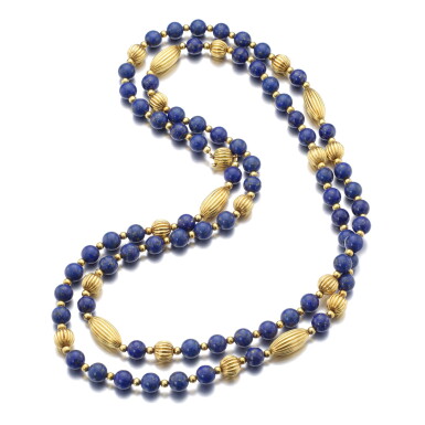 View full screen - View 1 of Lot 438. GOLD AND LAPIS LAZULI SAUTOIR.