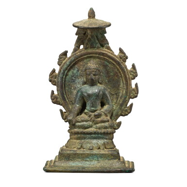 View full screen - View 1 of Lot 3019. A bronze figure of Buddha, Java, circa 10th century 約十世紀 爪哇 銅佛坐像.