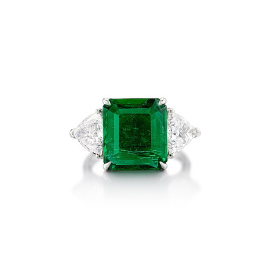 View full screen - View 1 of Lot 605. Emerald and Diamond Ring | 5.88克拉「贊比亞」祖母綠 配 鑽石 戒指.