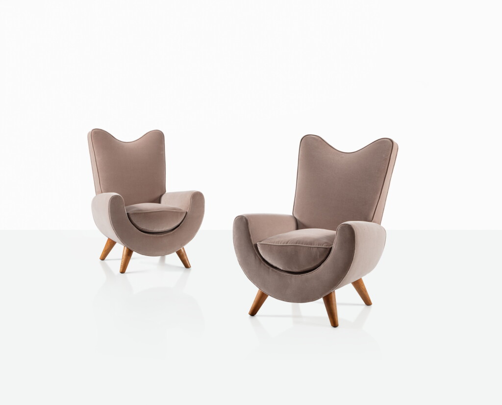 View full screen - View 1 of Lot 30. Paire de fauteuils Ambassador.