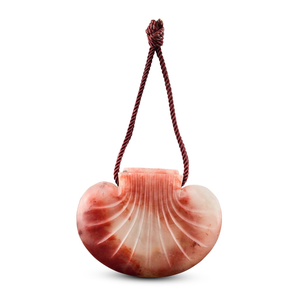 View full screen - View 1 of Lot 3009. A hardstone pouch-form pomander, Qing dynasty, 19th century 清十九世紀 寶石荷包式香囊.