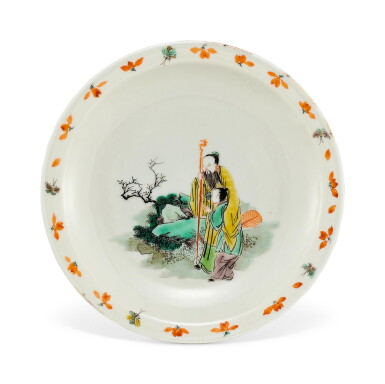 View full screen - View 1 of Lot 456. A WUCAI 'SCHOLAR' DISH MARK AND PERIOD OF KANGXI | 清康熙 五彩高仕童子折沿盤 《大清康熙年製》款.