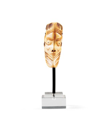 View full screen - View 1 of Lot 133. Pendentif ikoko, Pende, République Démocratique du Congo | Pende ikoko pendant, Democratic Republic of the Congo.