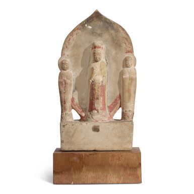 View full screen - View 1 of Lot 245. A polychrome carved stone stele, Northern Wei / Northern Qi dynasty | 北魏 / 北齊 石雕觀音三尊像.
