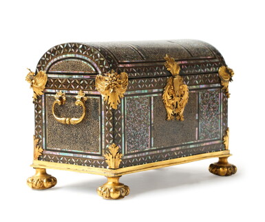 View full screen - View 1 of Lot 36. A JAPANESE LACQUER, SHAGREEN AND MOTHER-OF-PEARL NAMBAN CASKET, MOMOYAMA PERIOD, LATE 16TH/EARLY 17TH CENTURY | COFFRE NAMBAN EN LAQUE, INCRUSTATIONS DE NACRE ET GALUCHAT, TRAVAIL JAPONAIS D'ÉPOQUE MOMOYAMA, FIN DU XVIE/DÉBUT DU XVIIE SIÈCLE.