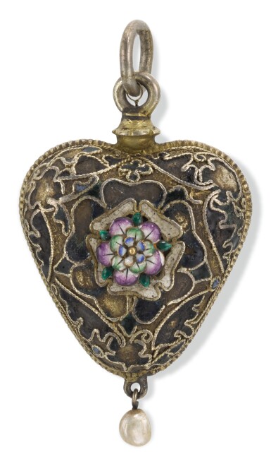 View full screen - View 1 of Lot 265. PROBABLY ENGLISH, PROBABLY 17TH CENTURY | Heart-Shaped Pendant with a Bust of Christ and a Tudor Rose.