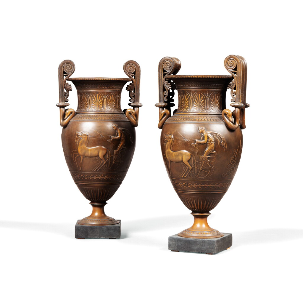 View full screen - View 1 of Lot 10. A PAIR OF NEOCLASSICAL PATINATED BRONZE VASES, SECOND HALF OF 19TH CENTURY | PAIRE DE VASES NEOCLASSIQUES EN BRONZE PATINE DE LA SECONDE MOITIE DU XIXE SIECLE.