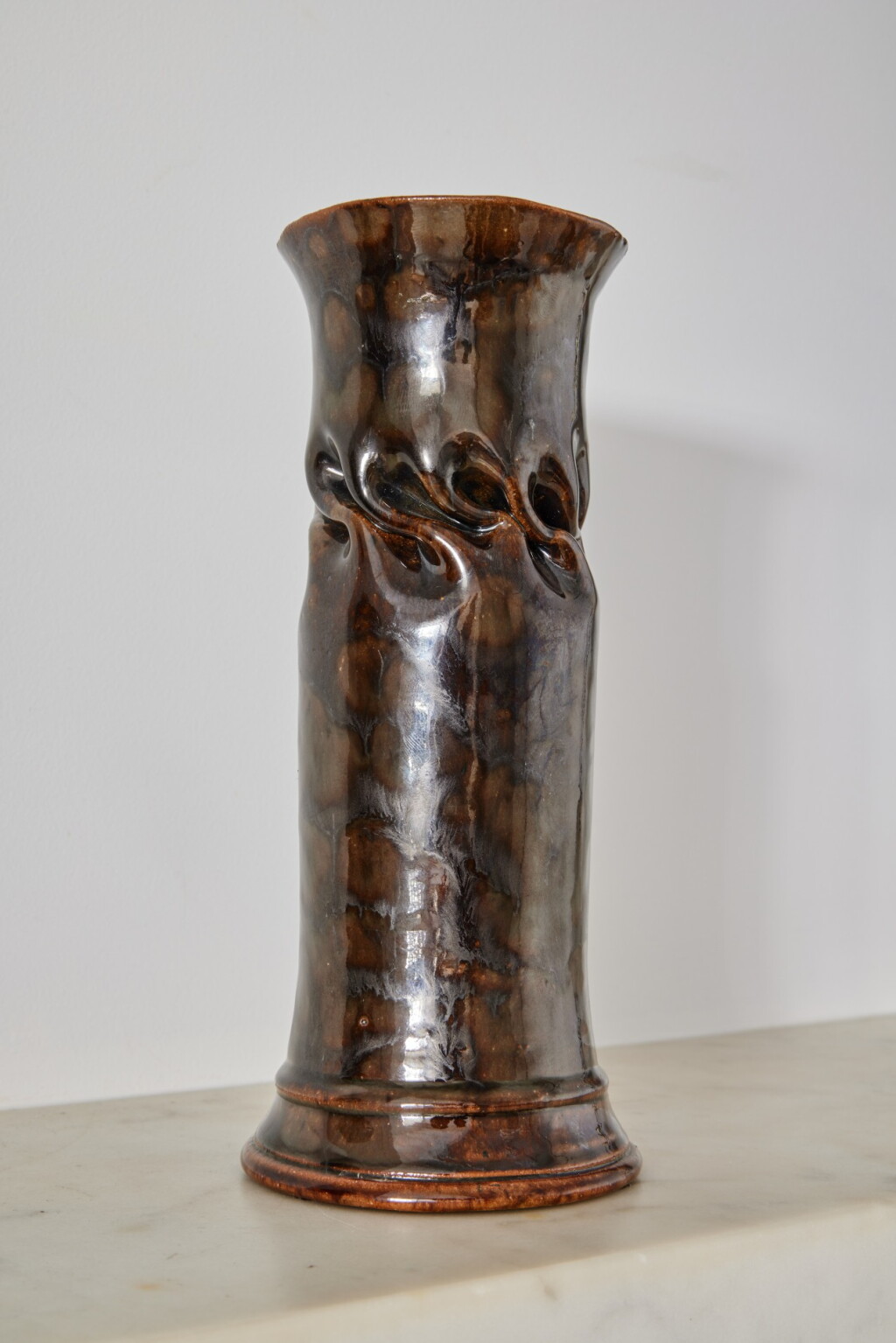 View full screen - View 1 of Lot 15. Vase.