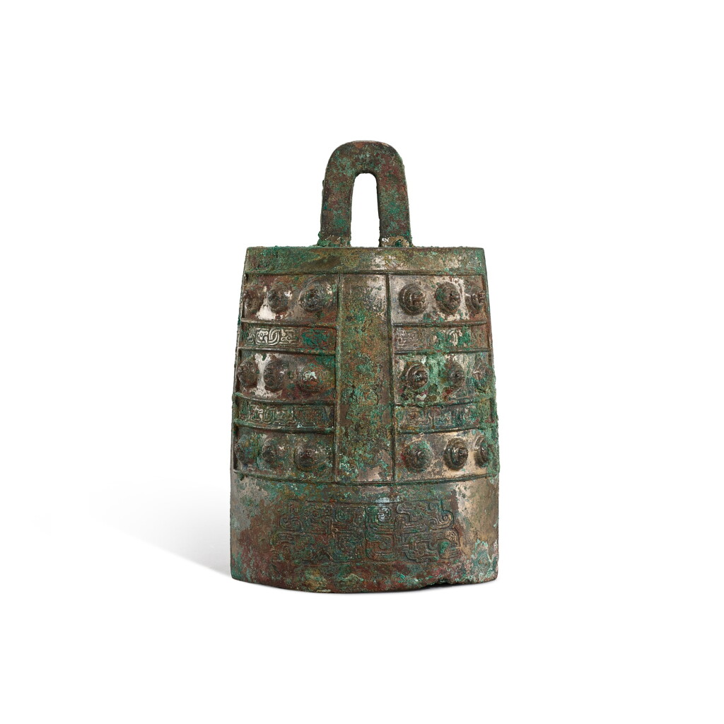 View full screen - View 1 of Lot 881. A small bronze bell, Eastern Zhou dynasty, Spring and Autumn period 東周春秋時期 青銅鈕鐘.