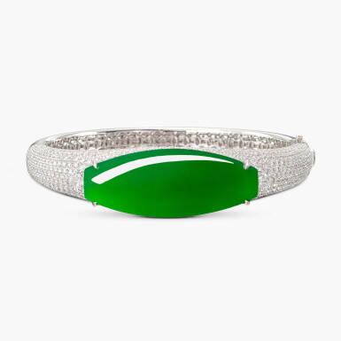 View full screen - View 1 of Lot 1794. Jadeite and Diamond Bangle | 天然「緬甸」翡翠 配 鑽石 手鐲 .