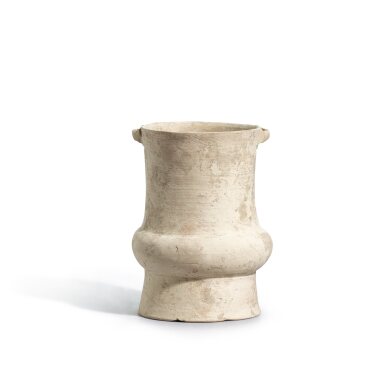 View full screen - View 1 of Lot 818. A grey pottery jar Liangzhu culture, c. 3300-2200 B.C. 良渚文化 灰陶貫耳壺.