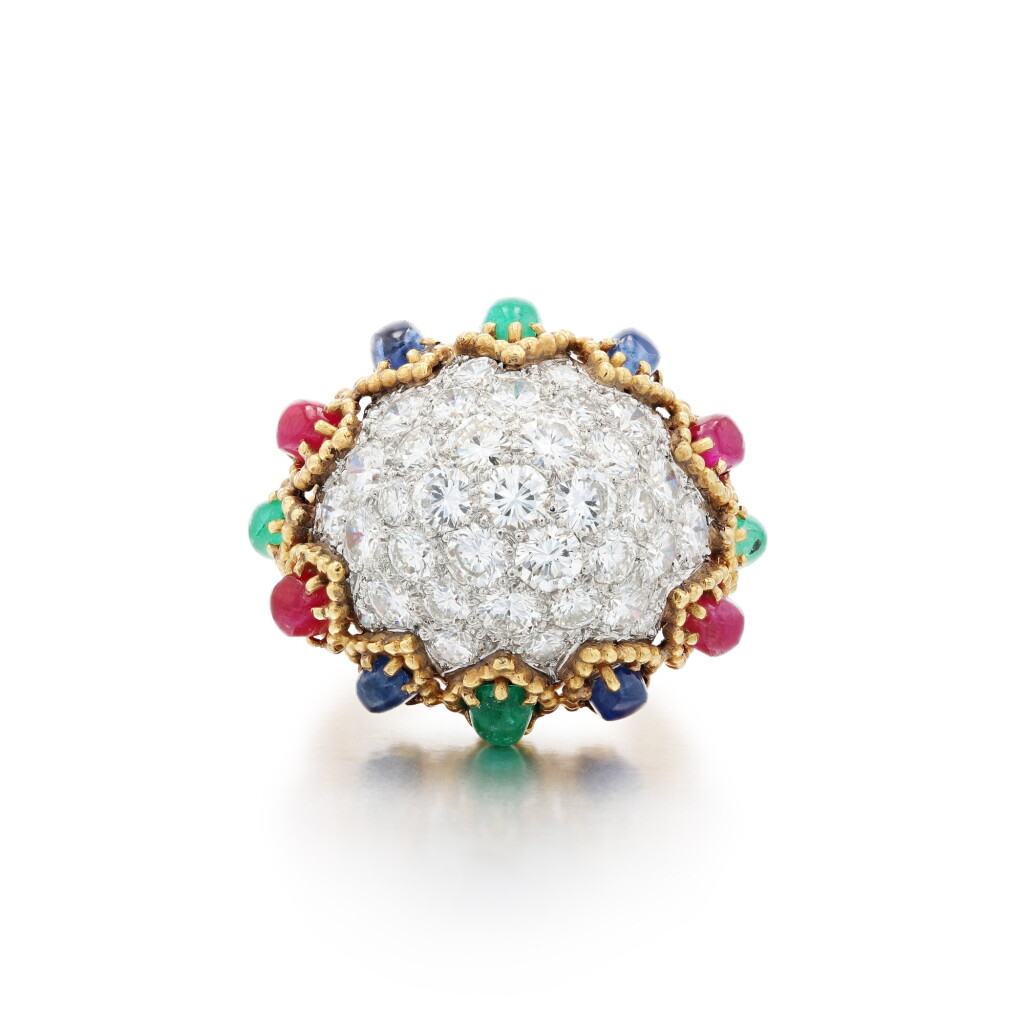 View full screen - View 1 of Lot 200. Bague pierres de couleur et diamants | Gem-set and diamond ring.
