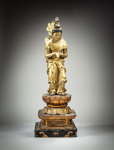 View full screen - View 1 of Lot 165. A gilt-lacquered wood standing figure of bodhisattva, Japan, Edo period, 18th century | 日本 江戶時代 十八世紀 漆金木雕菩薩立像.