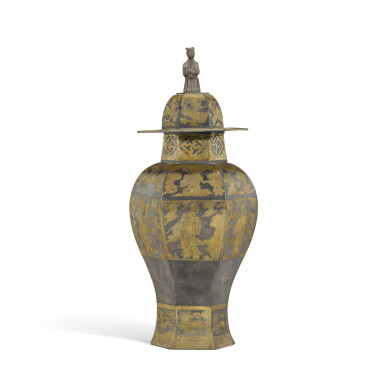 View full screen - View 1 of Lot 352. A parcel-gilt pewter 'immortal' hexagonal vase and cover, 17th century | 十七世紀 局部鎏金白銅仙人圖六方蓋瓶.