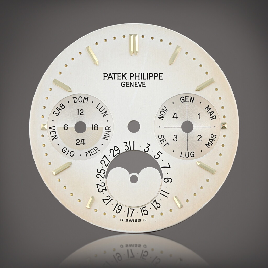 View full screen - View 1 of Lot 736. Reference 3940 Cadran argenté | Silvered dial.