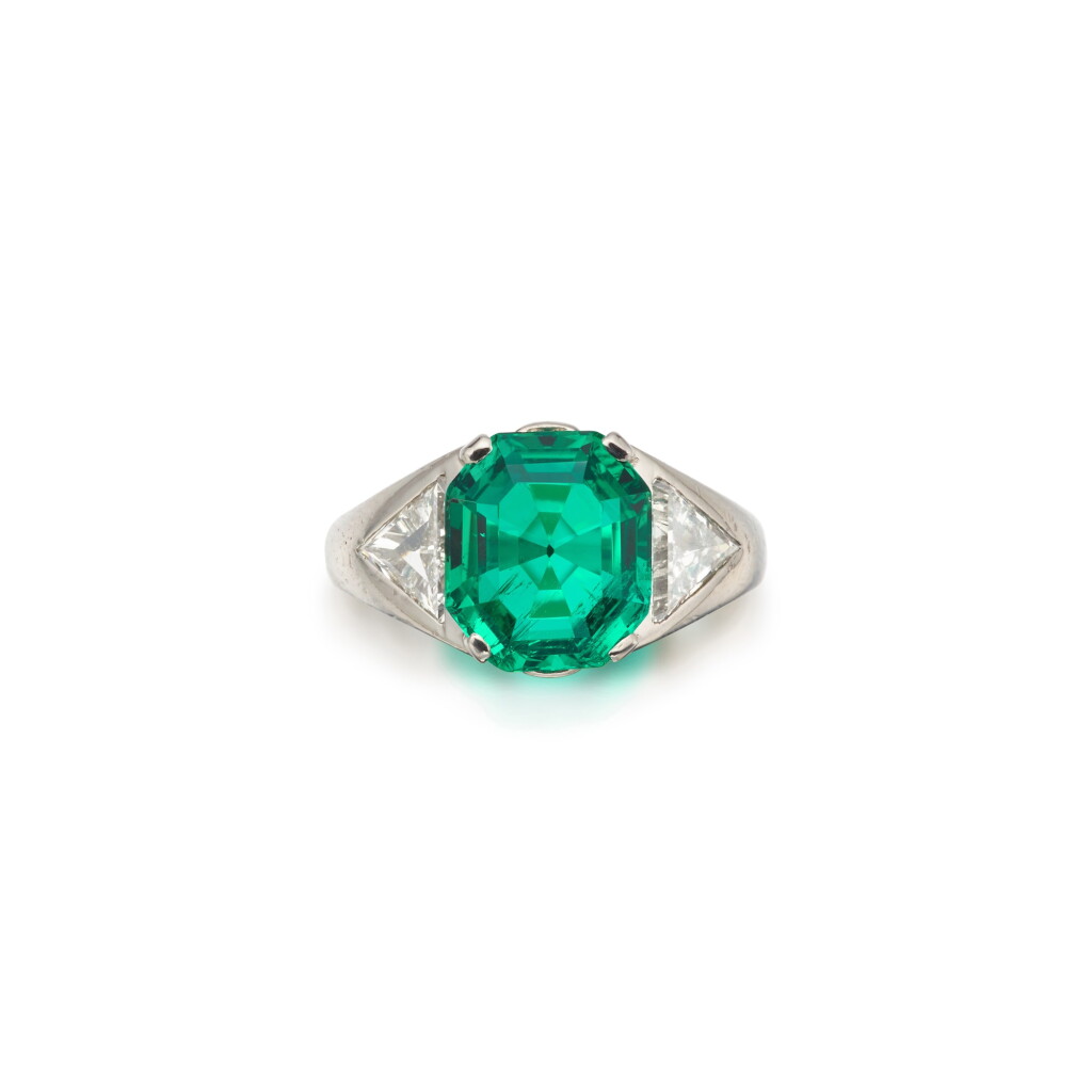 View full screen - View 1 of Lot 41. Emerald and Diamond Ring 祖母綠配鑽石戒指.