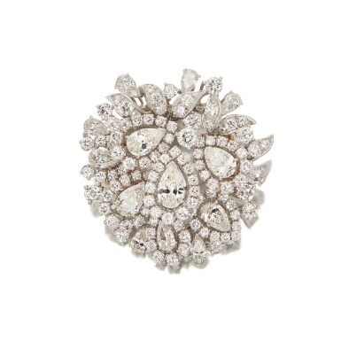 View full screen - View 1 of Lot 430. Diamond Brooch.