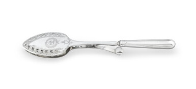 View full screen - View 1 of Lot 155. A pair of George III silver serving tongs, William Eley Snr., London, 1796 | Pince en argent par William Eley Snr., Londres, 1796.