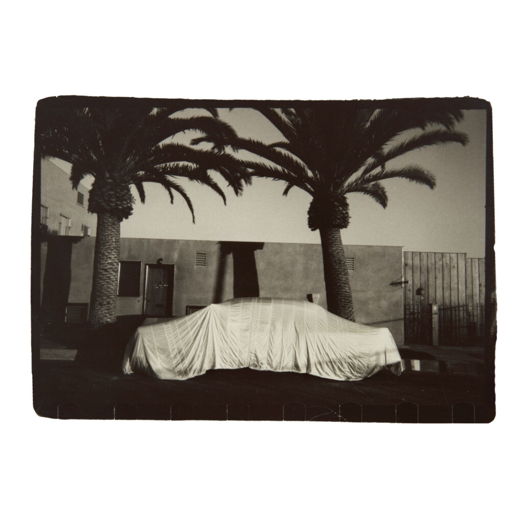 全萤幕检视 - 查看115ROBERT FRANK | 'LONG BEACH, CALIF.' (COVERED CAR)的1
