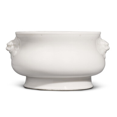 View full screen - View 1 of Lot 321. A 'Dehua' bombe-form censer, Qing dynasty, Kangxi period | 清康熙 德化白釉鋪首耳簋式爐 《□元□□》款.