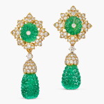 Pair of Emerald and Diamond Pendent Earclips | 祖母綠 配 鑽石 耳夾 一對 (祖母綠共重約24.80克拉)