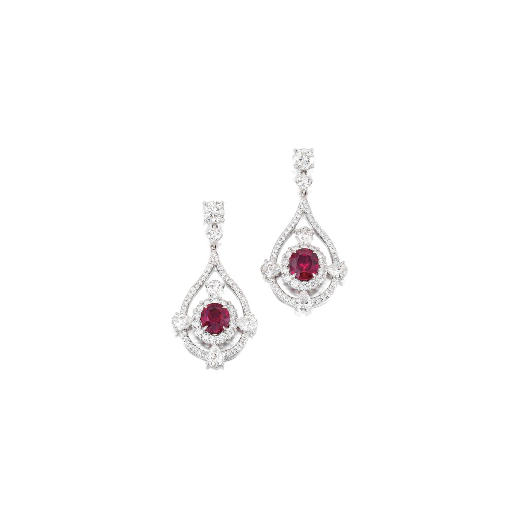 View full screen - View 1 of Lot 1741. PAIR OF RUBY AND DIAMOND PENDENT EARRINGS 1.29及1.27卡拉 天然 「緬甸鴿血紅」紅寶石 配 鑽石 吊耳環一對.