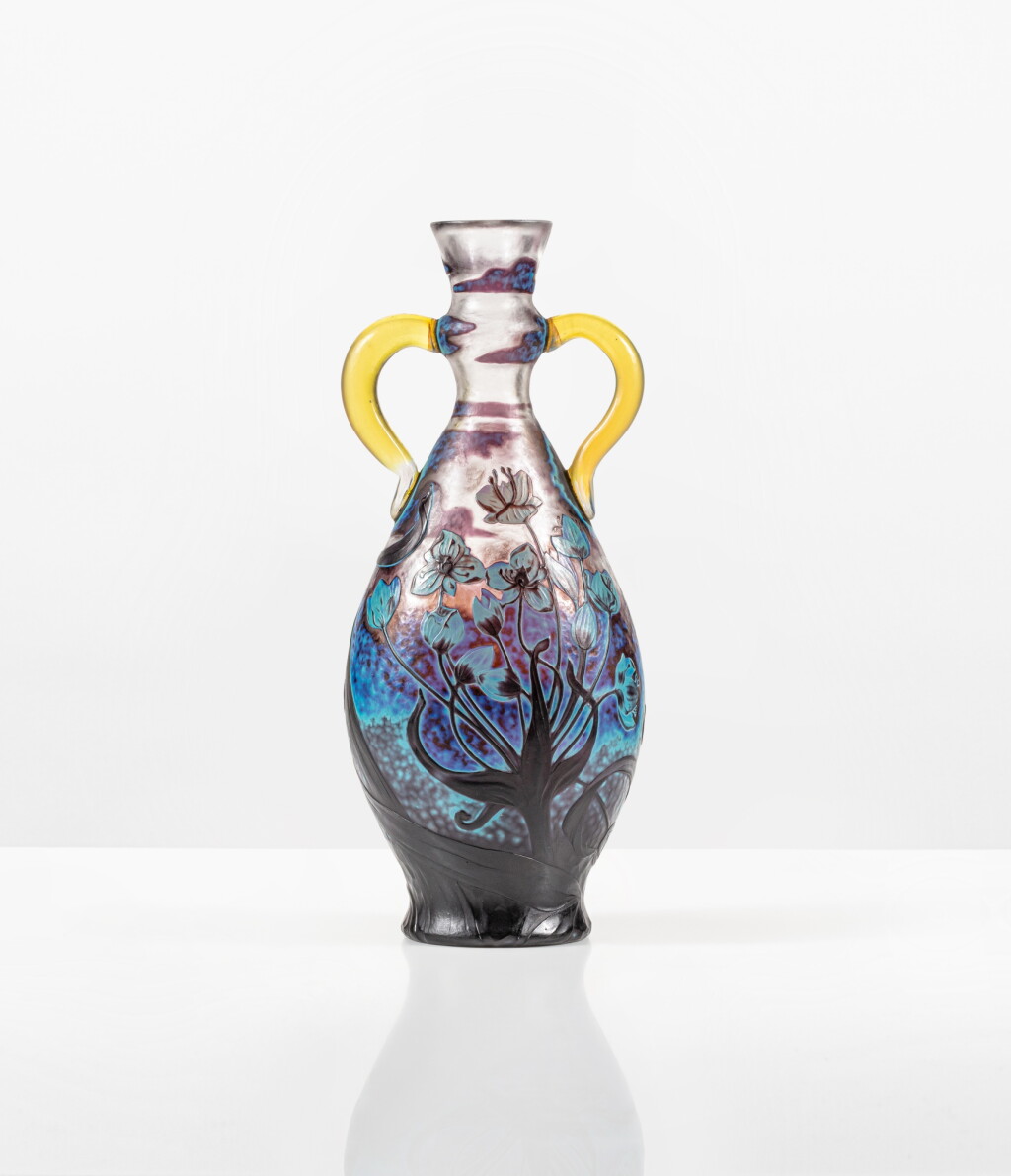 View full screen - View 1 of Lot 22. Anémone Japonaise vase, circa 1900.
