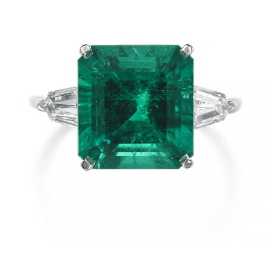 View full screen - View 1 of Lot 150. Emerald and diamond ring | 祖母綠配鑽石戒指.