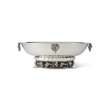 View full screen - View 1 of Lot 39. A DANISH SILVER GRAPEVINE PATTERN CENTERPIECE BOWL, NO. 296A, DESIGNED BY GEORG JENSEN, GEORG JENSEN SILVERSMITHY, COPENHAGEN, CIRCA 1945-77.