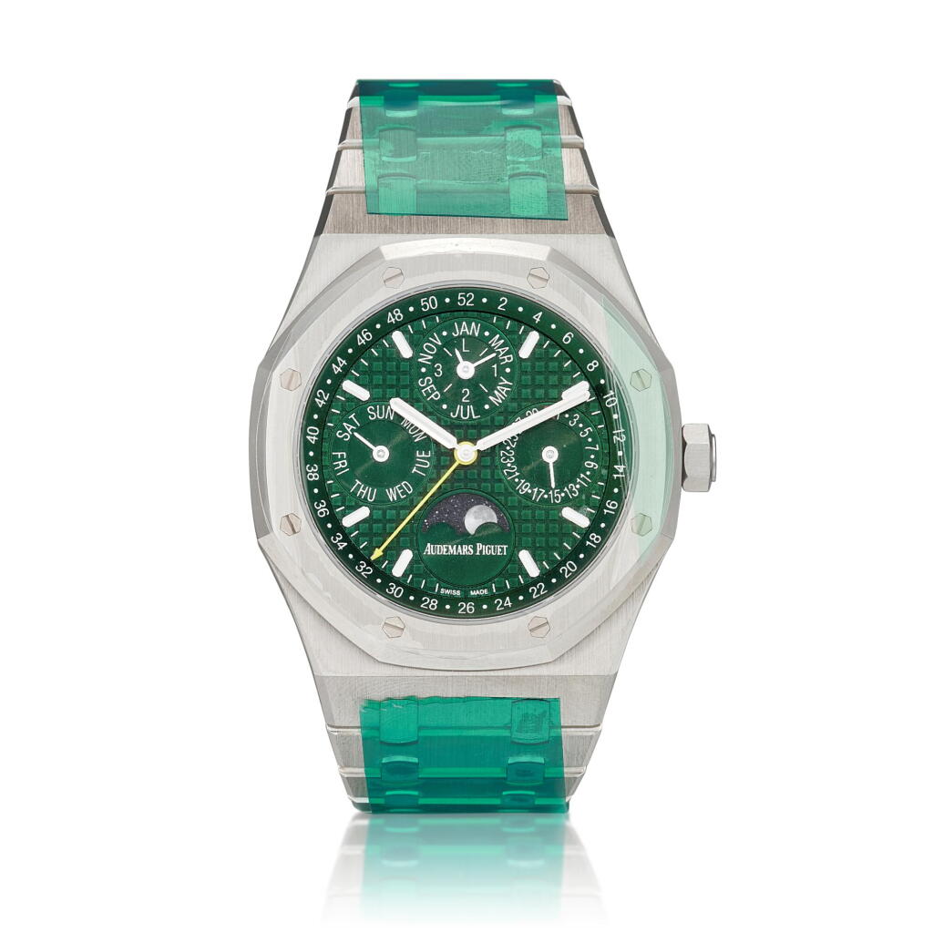 View full screen - View 1 of Lot 2050. Royal Oak, Reference 26606ST.OO.1220ST.01 | A brand new limited edition stainless steel perpetual calendar bracelet watch with aventurine moon phases, 52 weeks, leap year indication and green dial, Made for the Hong Kong market and retailed by Unique Timepieces, Circa 2018 | 愛彼 | 皇家橡樹系列 型號26606ST.OO.1220ST.01 | 全新限量版精鋼萬年曆鏈帶腕錶,備砂金石月相、52週、閏年顯示及綠色錶盤,為香港市場而製及由譽一鐘錶發行,約2018年製.