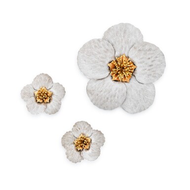 View full screen - View 1 of Lot 362. Buccellati | Demi-parure or deux tons | Two tone gold demi-parure.