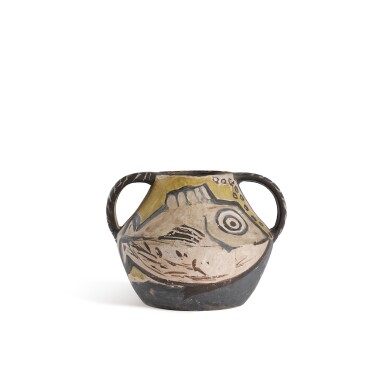 View full screen - View 1 of Lot 33. Vase deux anses poissons .