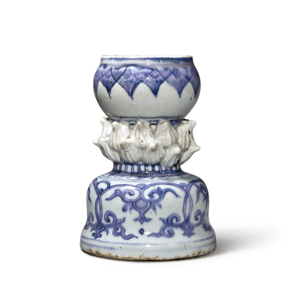 View full screen - View 1 of Lot 66. An extremely rare blue and white 'lotus' vessel, Ming dynasty, early 16th century | 明十六世紀初 青花蓮花形器.