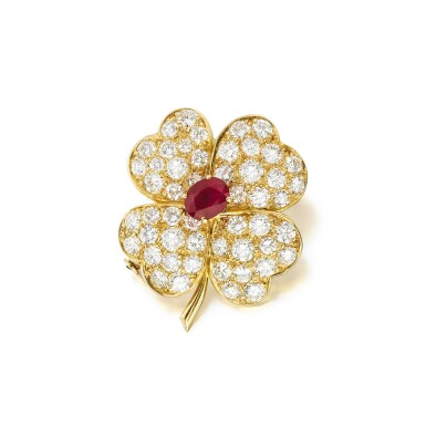 View full screen - View 1 of Lot 353. Broche rubis et diamants | Ruby and diamond brooch.