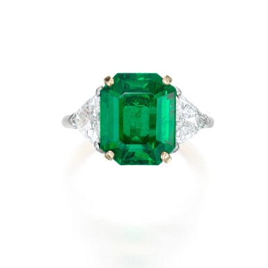 View full screen - View 1 of Lot 3. Oscar Heyman & Brothers | Emerald and Diamond Ring.
